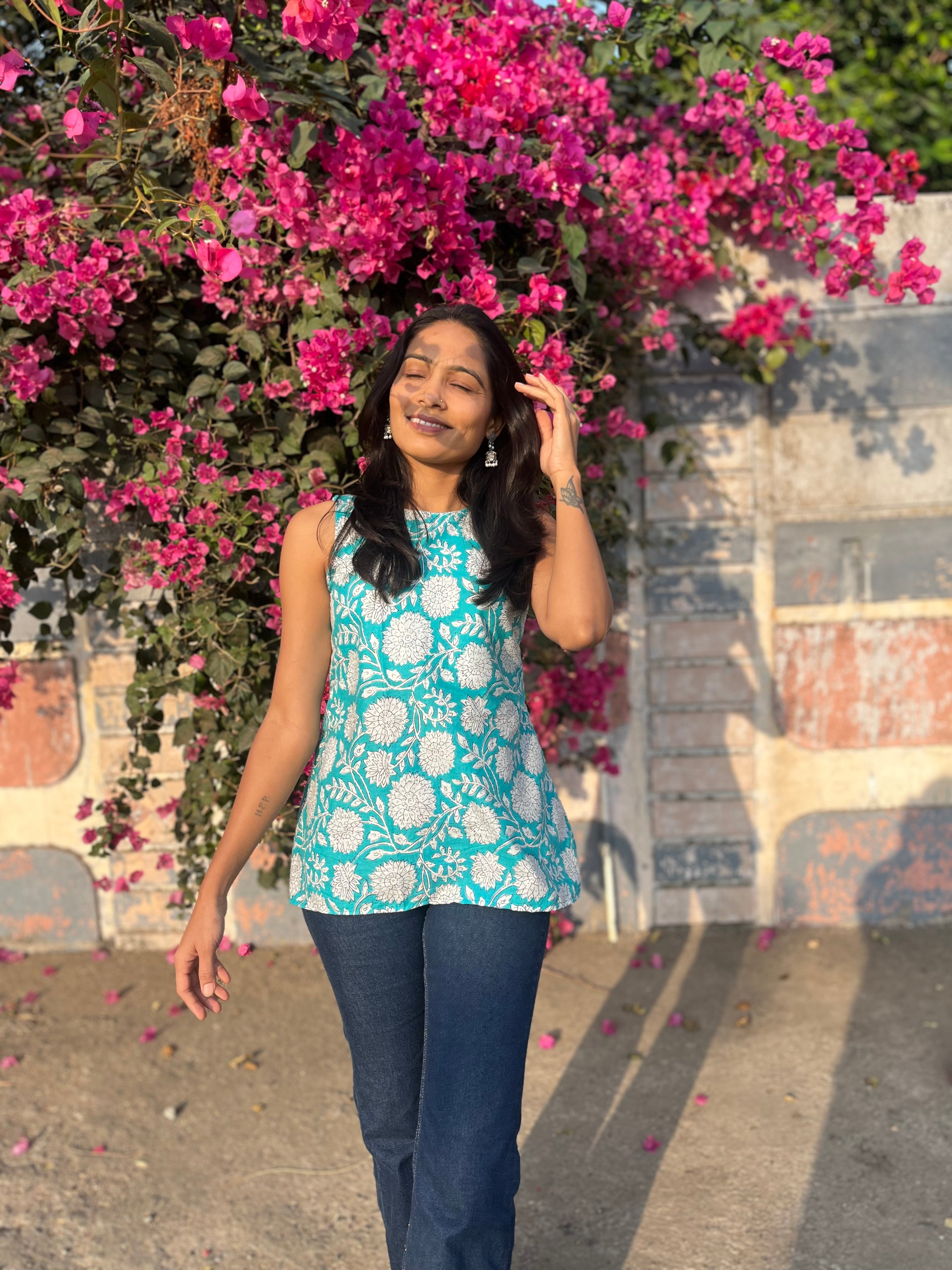 Gracy Halterneck kurti