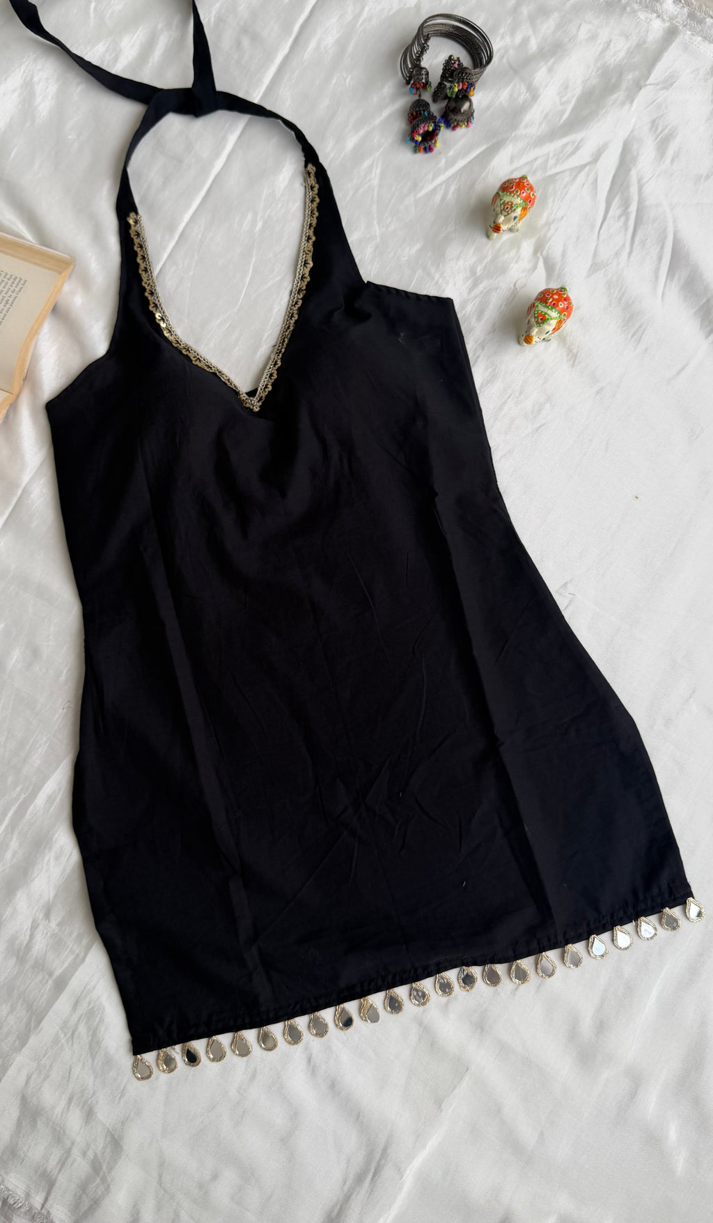 Noor Halterneck backless padded kurti