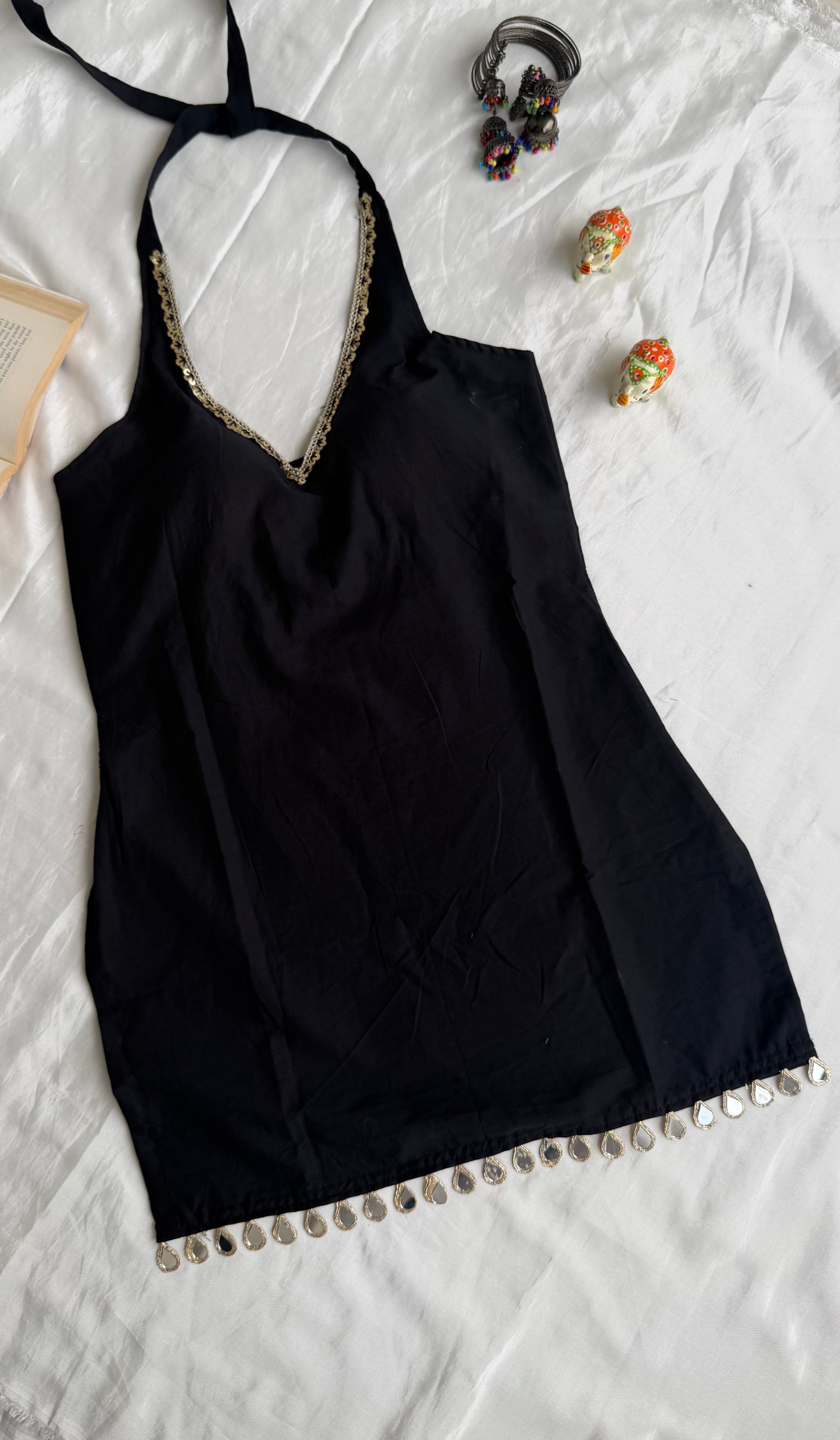 Noor Halterneck backless padded kurti
