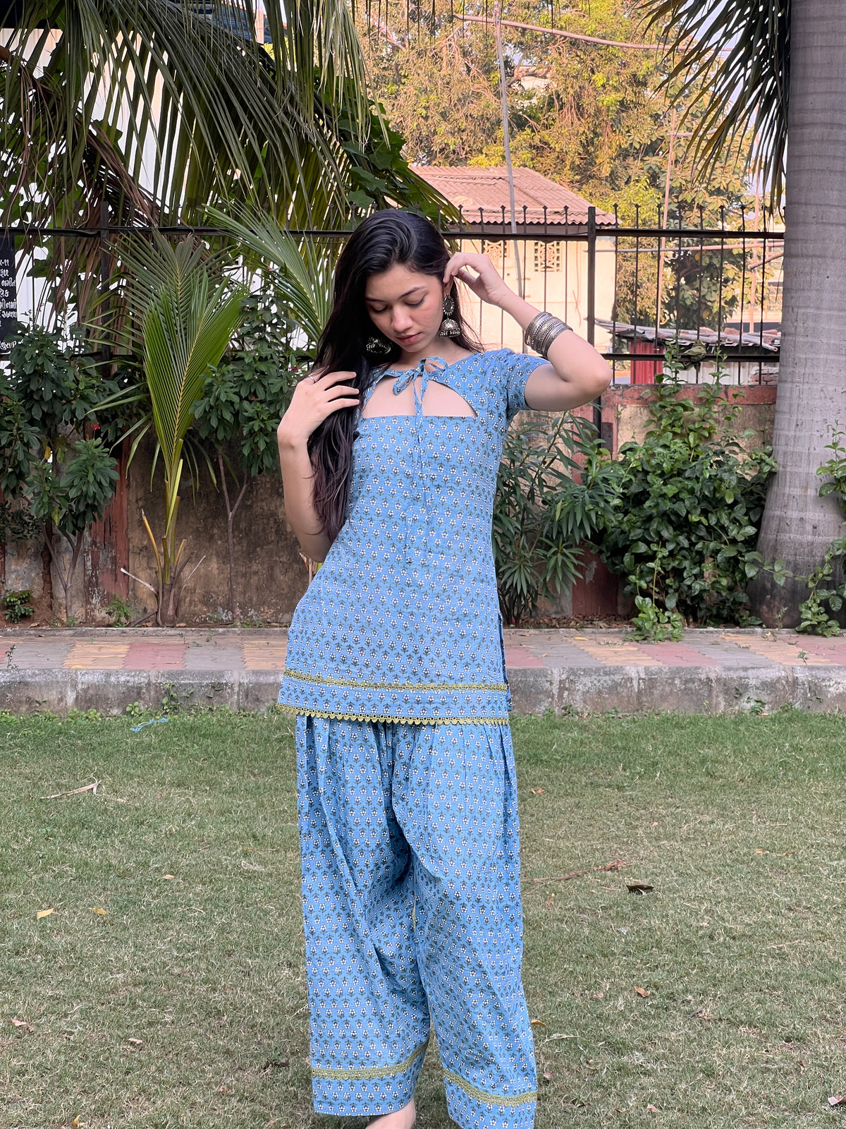 Inaya Farsi Suit
