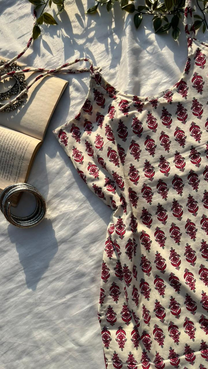 Falak Kurti